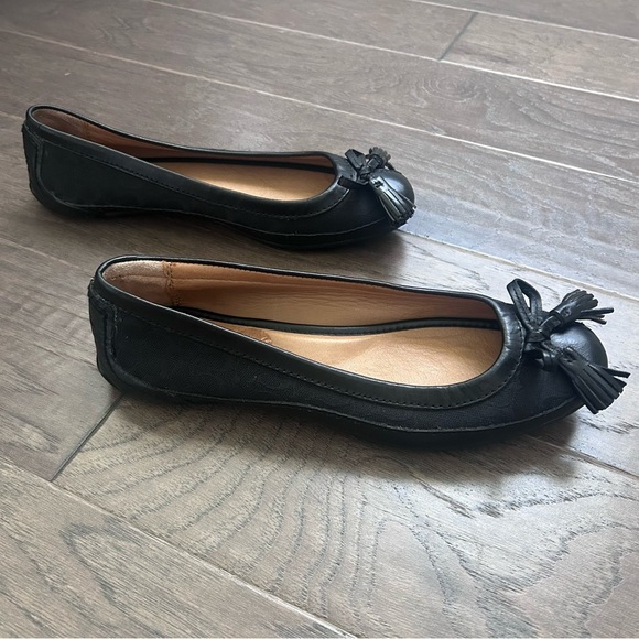Coach Flats. Black Ballet Flats. Bow. - Picture 1 of 7
